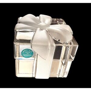 Vintage Tiffany & Co Crystal‎ Gift Box Paperweight Frosted Bow Signed